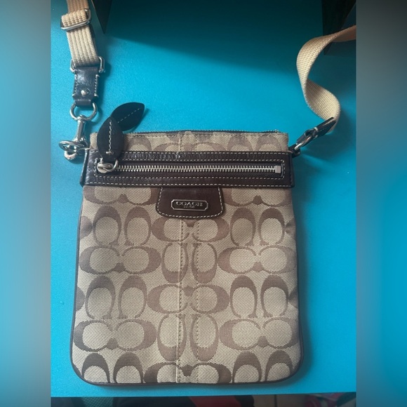 Coach cross body purse - Picture 2 of 8